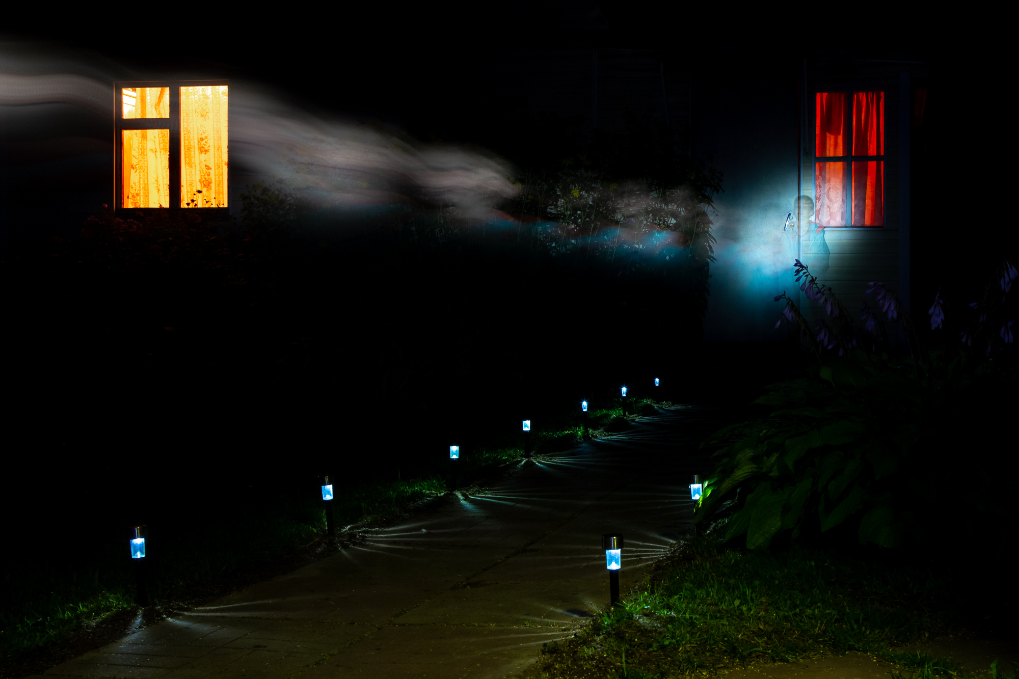 Фотография покупателя товара Садовый светильник на солнечной батарее «Трапеция», 4.5 × 30 × 4.5 см, 1 LED, свечение белое - Фото 6