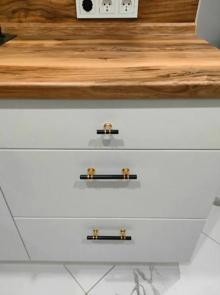 Фотография покупателя товара Ручка-рейлинг CAPPIO RSC003, м/о 128 мм, d=12 мм, цвет черный с золотом - Фото 2