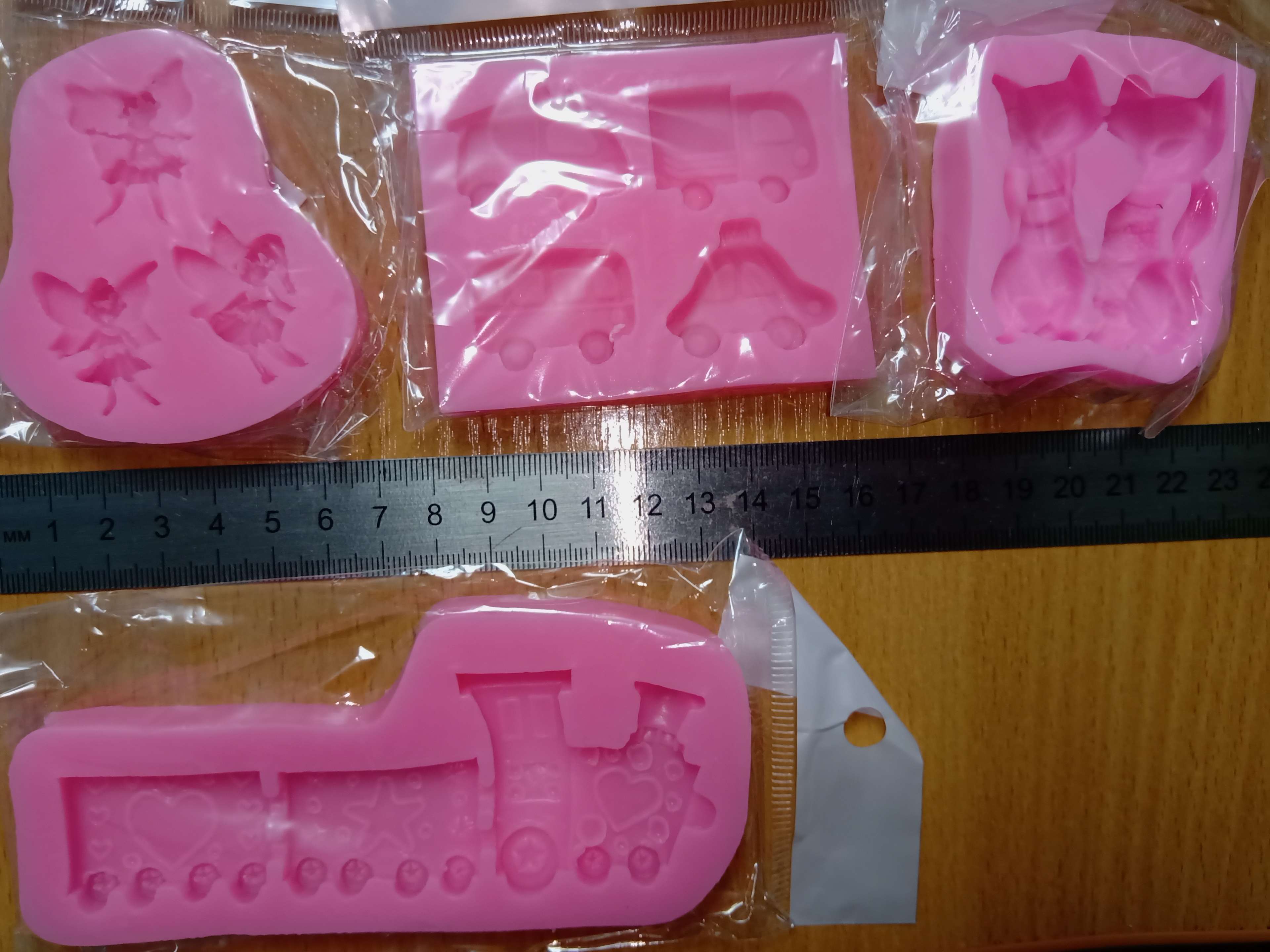 Фотография покупателя товара Молд Доляна «Транспорт», силикон, 8×6,5×1,1 см, цвет розовый
