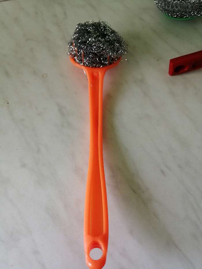 Фотография покупателя товара Губка для мытья посуды с ручкой Доляна, 26×6,5 см, металл, цвет МИКС