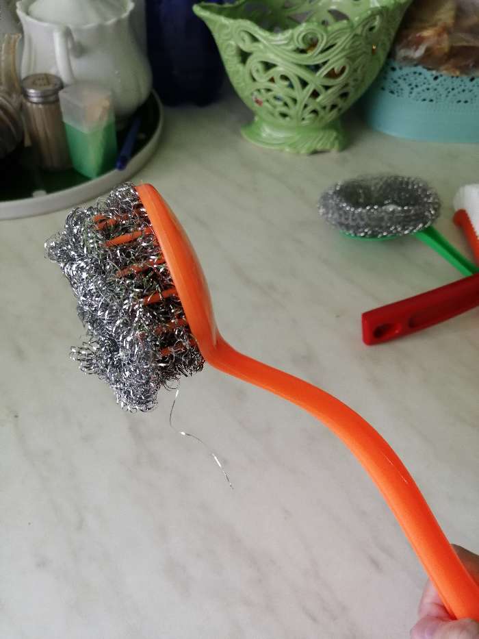 Фотография покупателя товара Губка для мытья посуды с ручкой Доляна, 26×6,5 см, металл, цвет МИКС - Фото 4