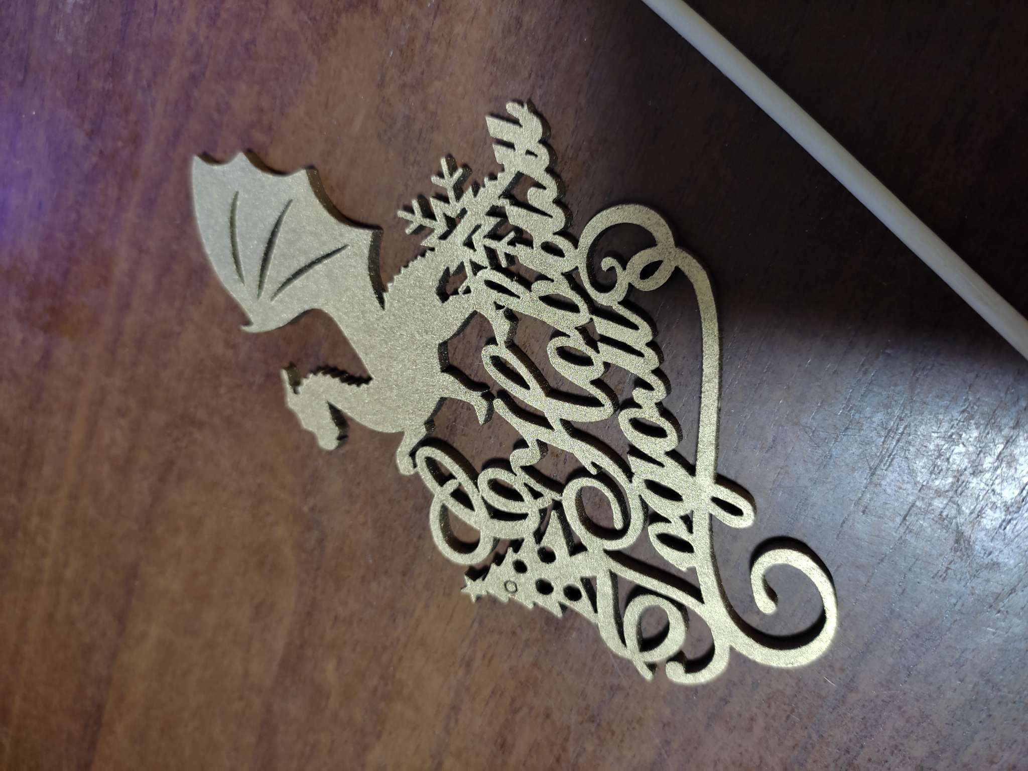 Фотография покупателя товара Топпер деревянный "Символ года 2024", золотой, "Дракон с ёлкой и снежинкой"