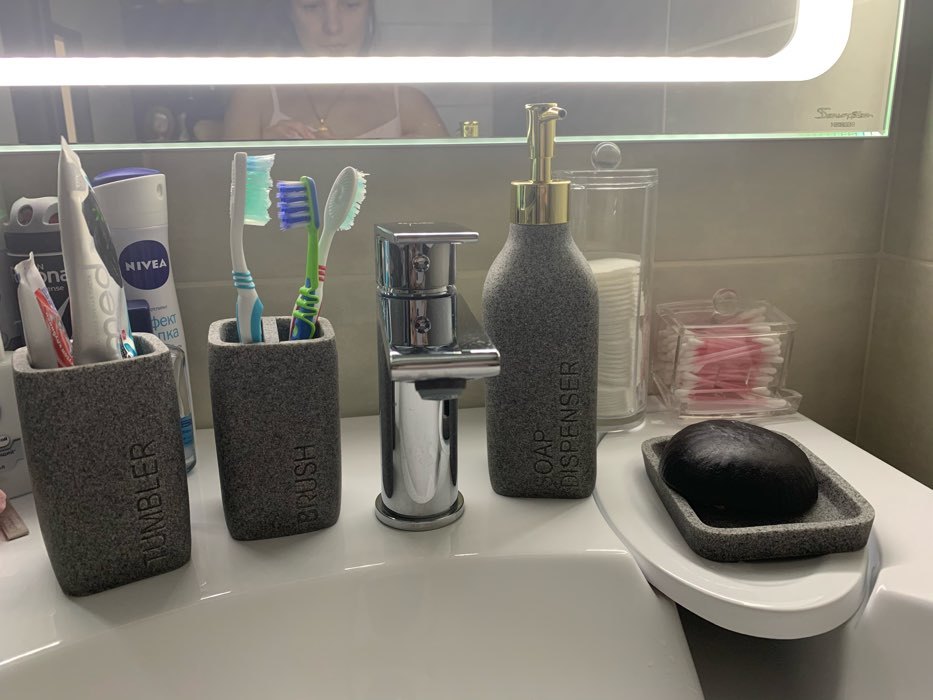 Фотография покупателя товара Набор аксессуаров для ванной комнаты «Гранит», 4 предмета (дозатор 350 мл, мыльница, 2 стакана), цвет серый - Фото 4