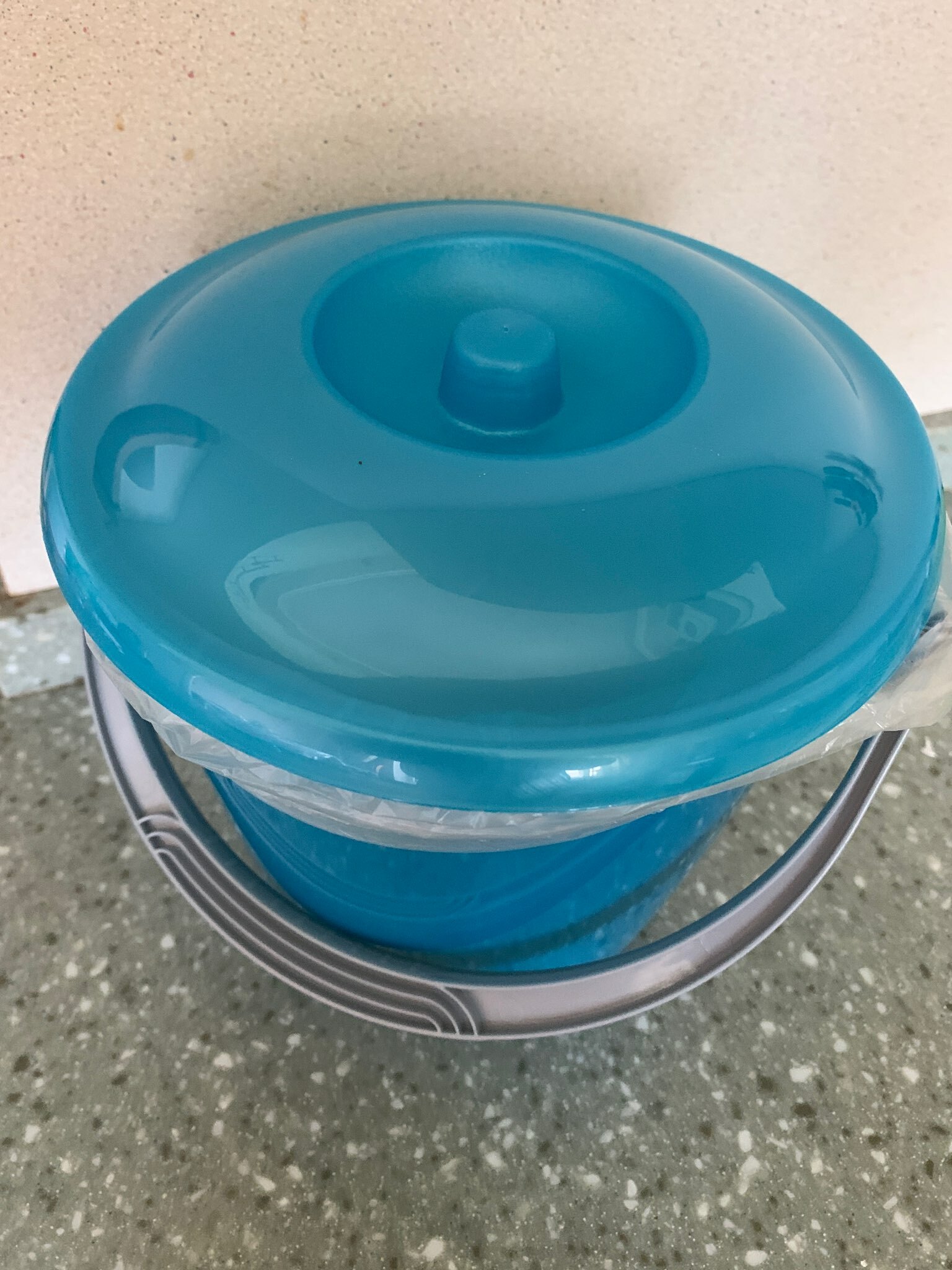 Фотография покупателя товара Ведро с крышкой «Соло», 3 л, цвет голубой перламутр