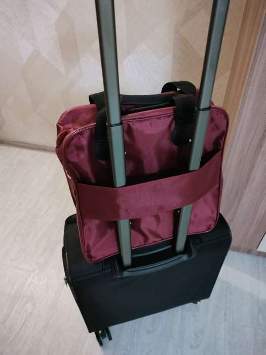Фотография покупателя товара Сумка дорожная на молнии, наружный карман, держатель для чемодана, цвет бордовый/белый - Фото 1