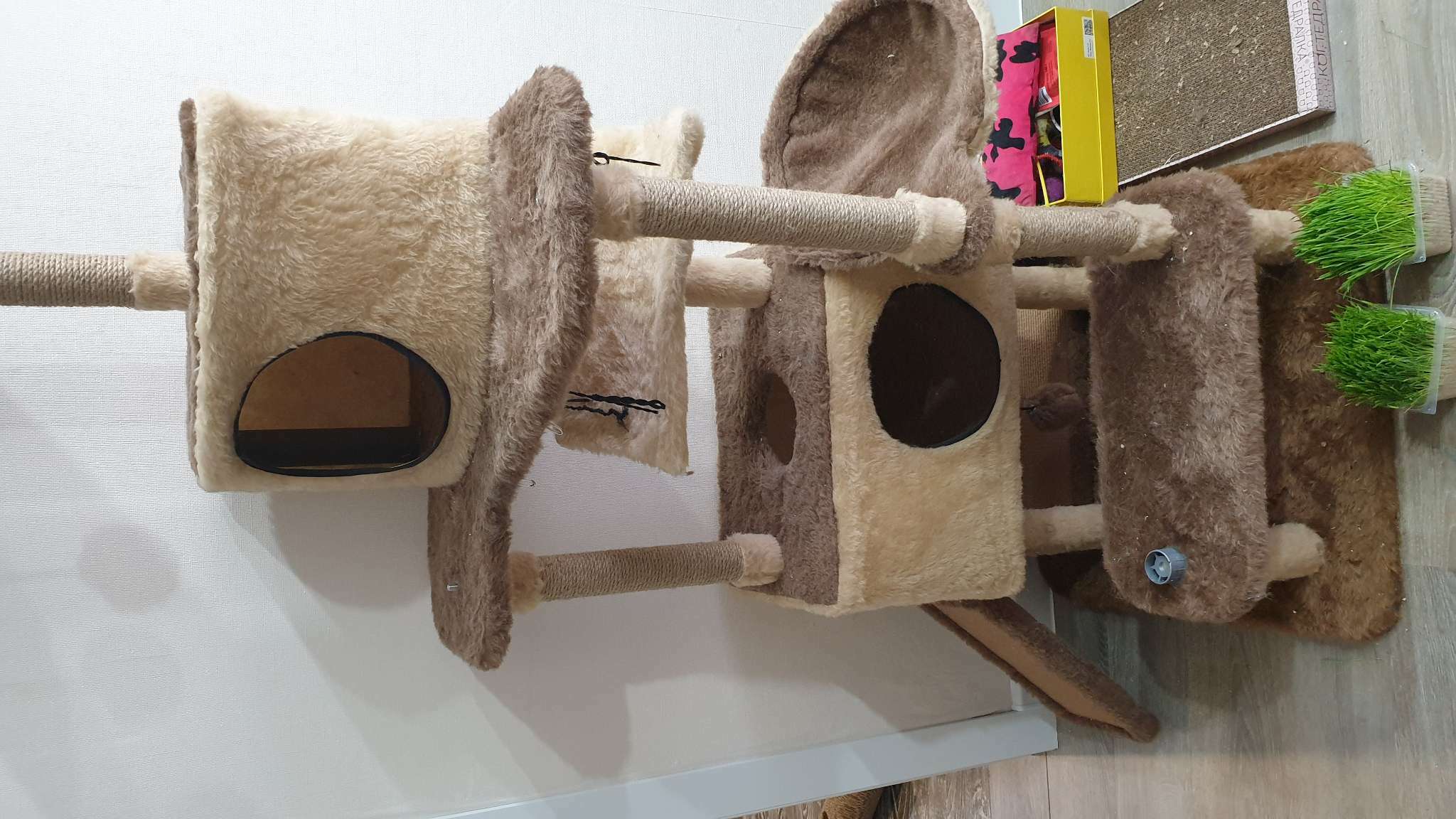 Фотография покупателя товара Комплекс для кошек с когтеточкой, разборный, 8ми уровневый, 77 х 90 х 163 см, бежевый - Фото 2