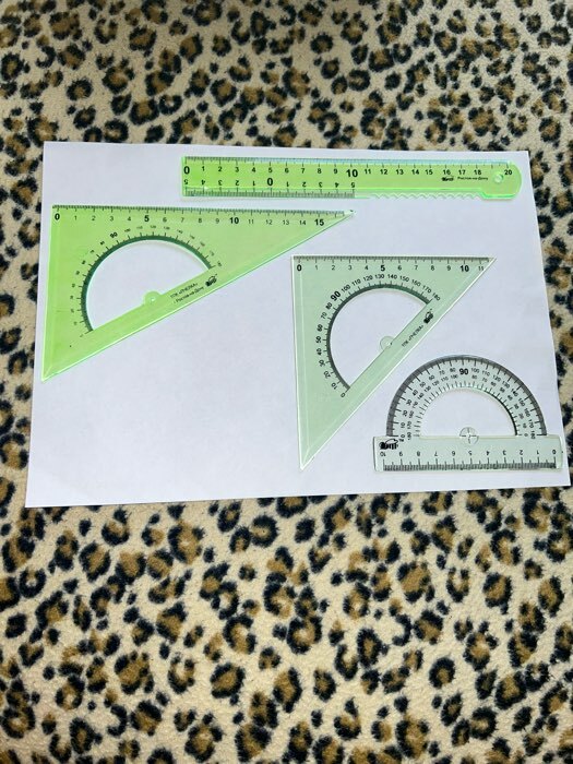 Фотография покупателя товара Набор чертёжный Calligrata, 4 предмета (линейка 20 см, 2 треугольника 30°/60°, 45°/45°, транспортир), МИКС - Фото 1