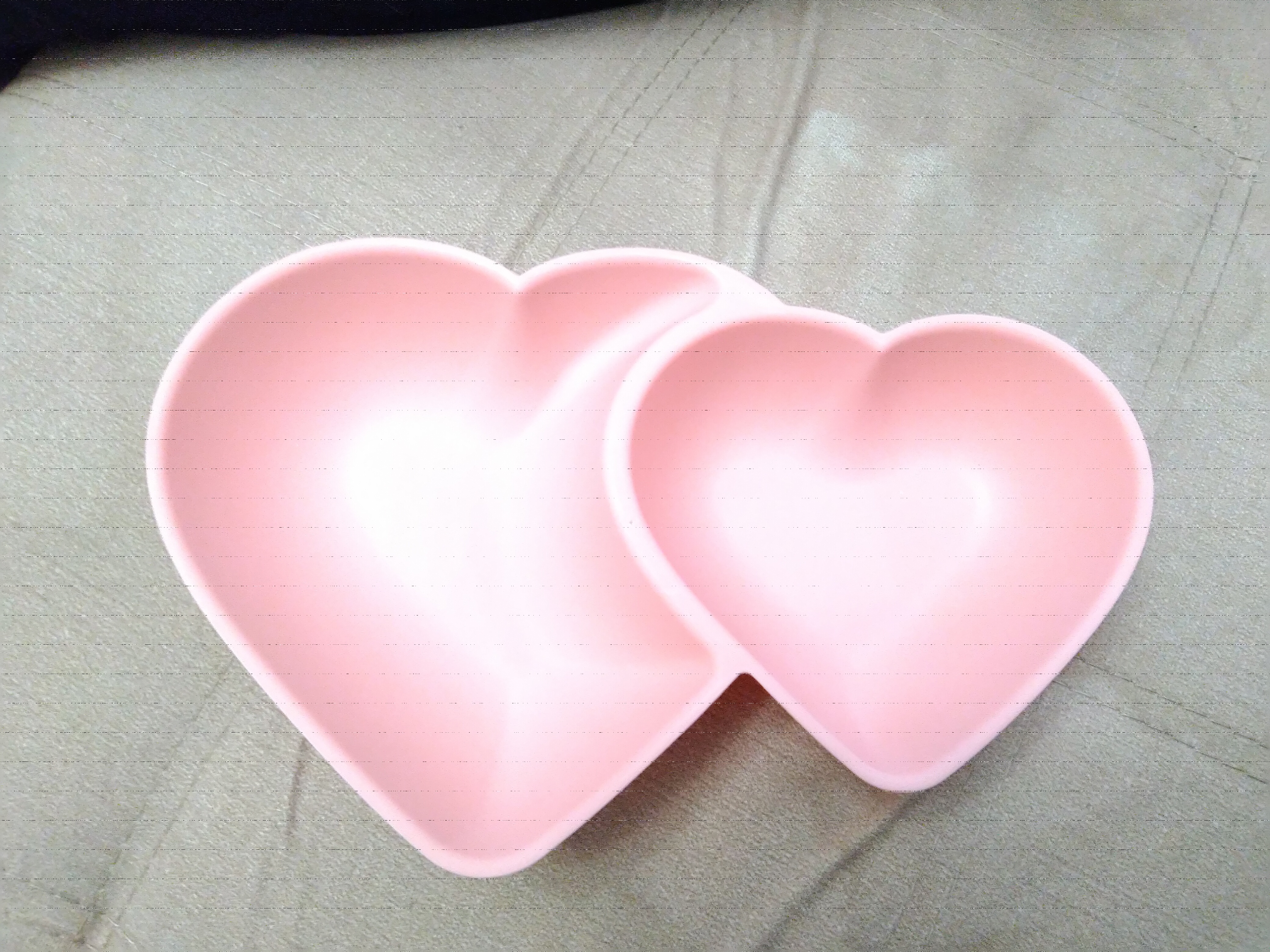 Фотография покупателя товара Менажница «Сердца», 2 секции, 27×17 см, цвет МИКС