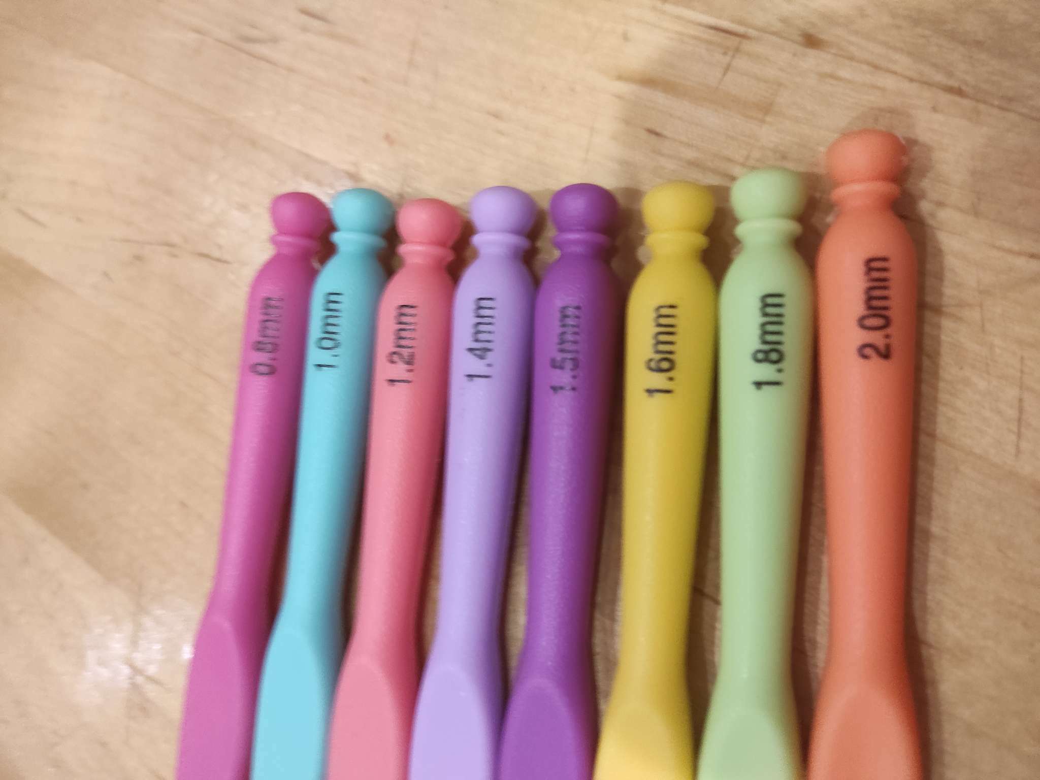 Фотография покупателя товара Набор крючков для вязания, с пластиковой ручкой, d = 0,8-2 мм, 8 шт, цвет разноцветный