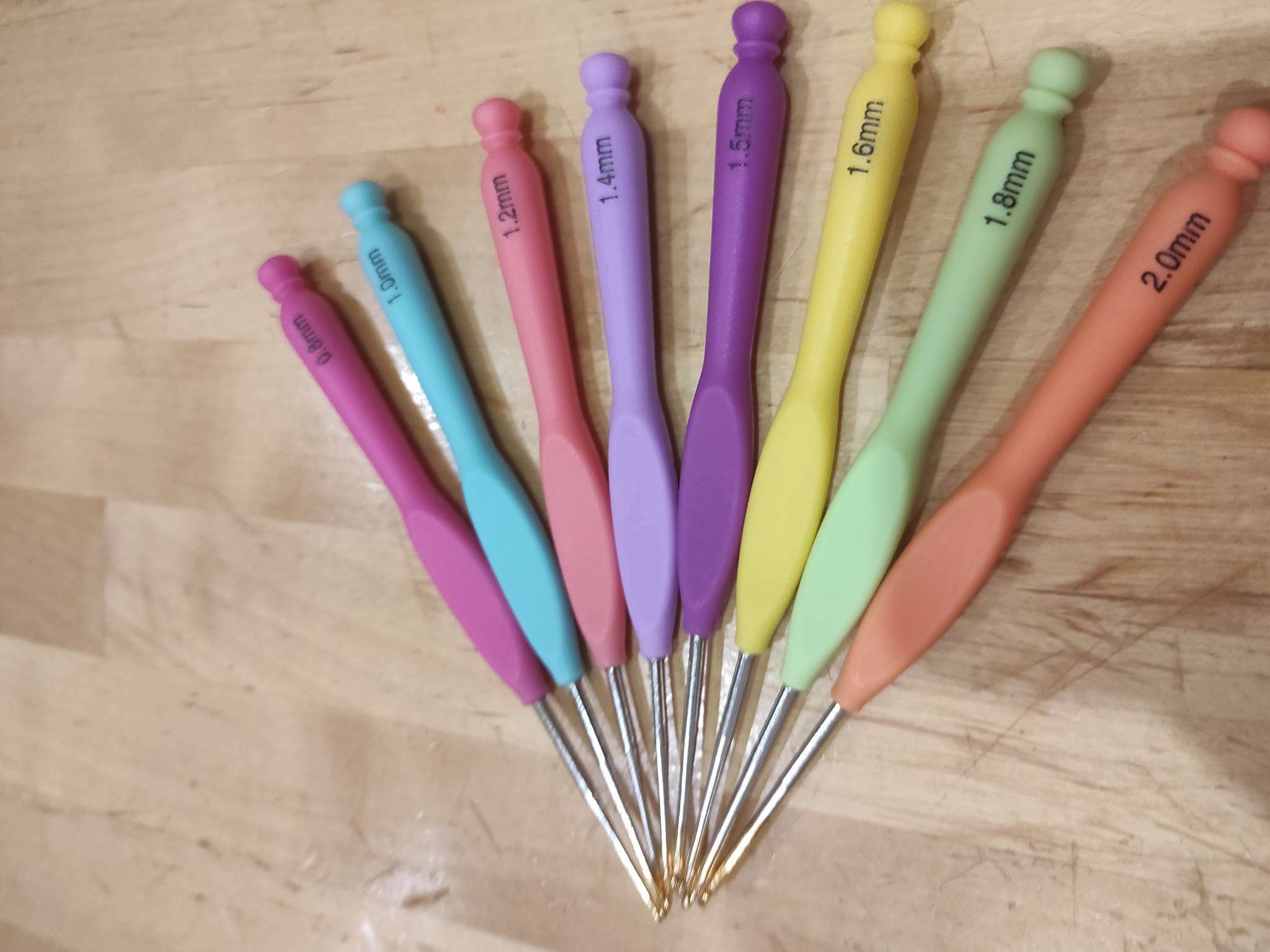 Фотография покупателя товара Набор крючков для вязания, с пластиковой ручкой, d = 0,8-2 мм, 8 шт, цвет разноцветный - Фото 2