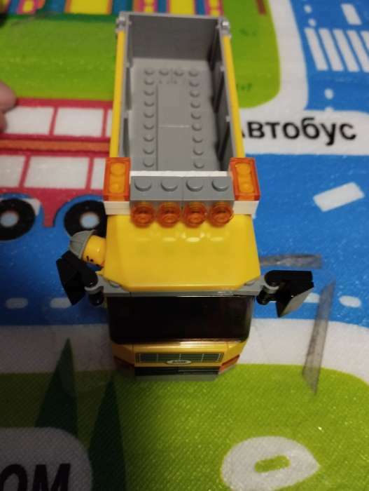 Фотография покупателя товара Конструктор Строители «Самосвал», 221 деталь - Фото 4