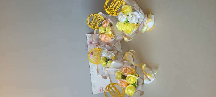 Фотография покупателя товара Пленка для цветов и букетов, розовая, 58×58 см, 50 мкм - Фото 16