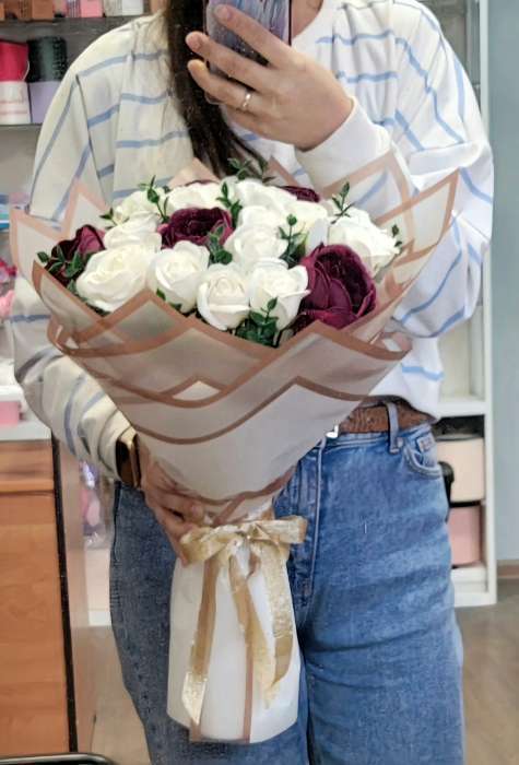 Фотография покупателя товара Пленка для цветов и букетов, розовая, 58×58 см, 50 мкм - Фото 14