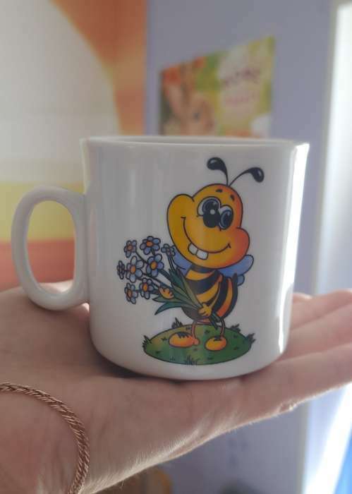 Фотография покупателя товара Кружка фарфоровая «Пчёлы», 200 мл, d=7,2 см, рисунок МИКС