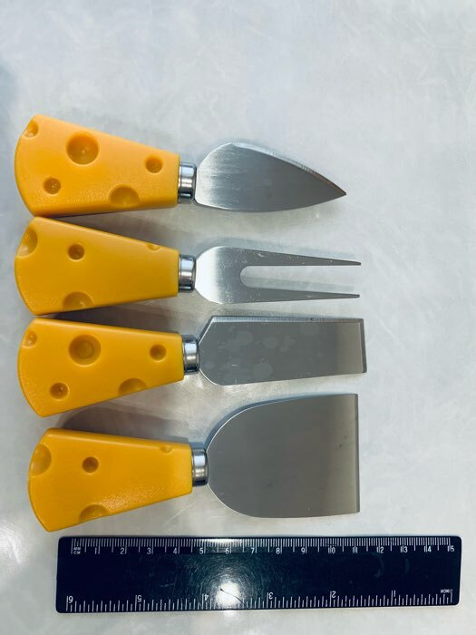 Фотография покупателя товара Ножи для нарезки сыра Доляна «Пармезан», 4 предмета, 13 см, цвет жёлтый - Фото 1