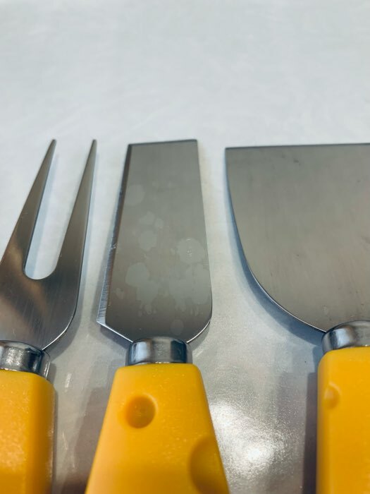Фотография покупателя товара Ножи для нарезки сыра Доляна «Пармезан», 4 предмета, 13 см, цвет жёлтый - Фото 2