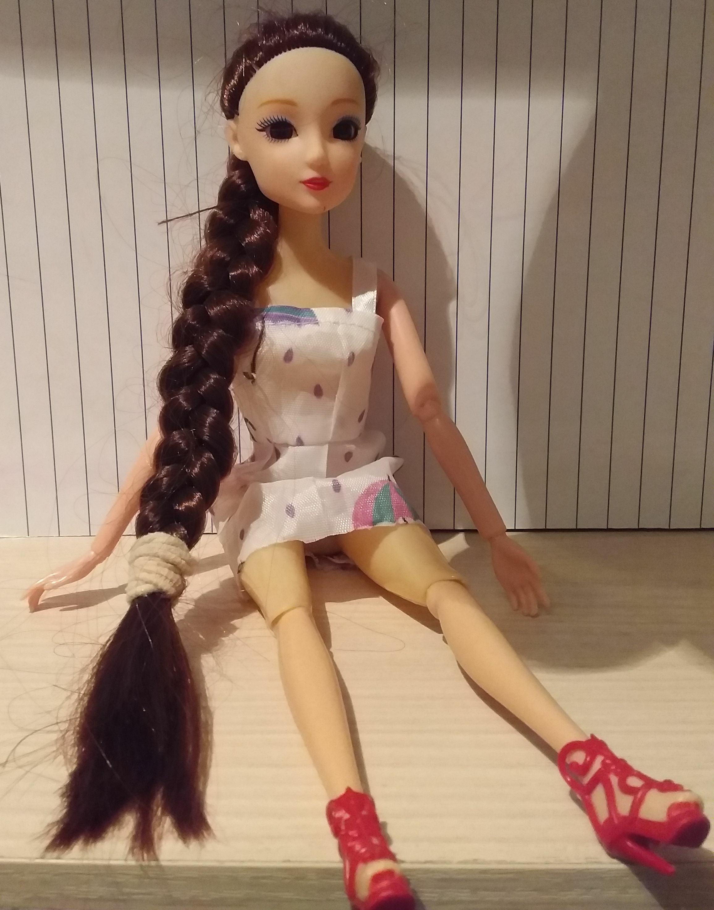 Фотография покупателя товара Кукла модная шарнирная «Карина», в платье, МИКС - Фото 7