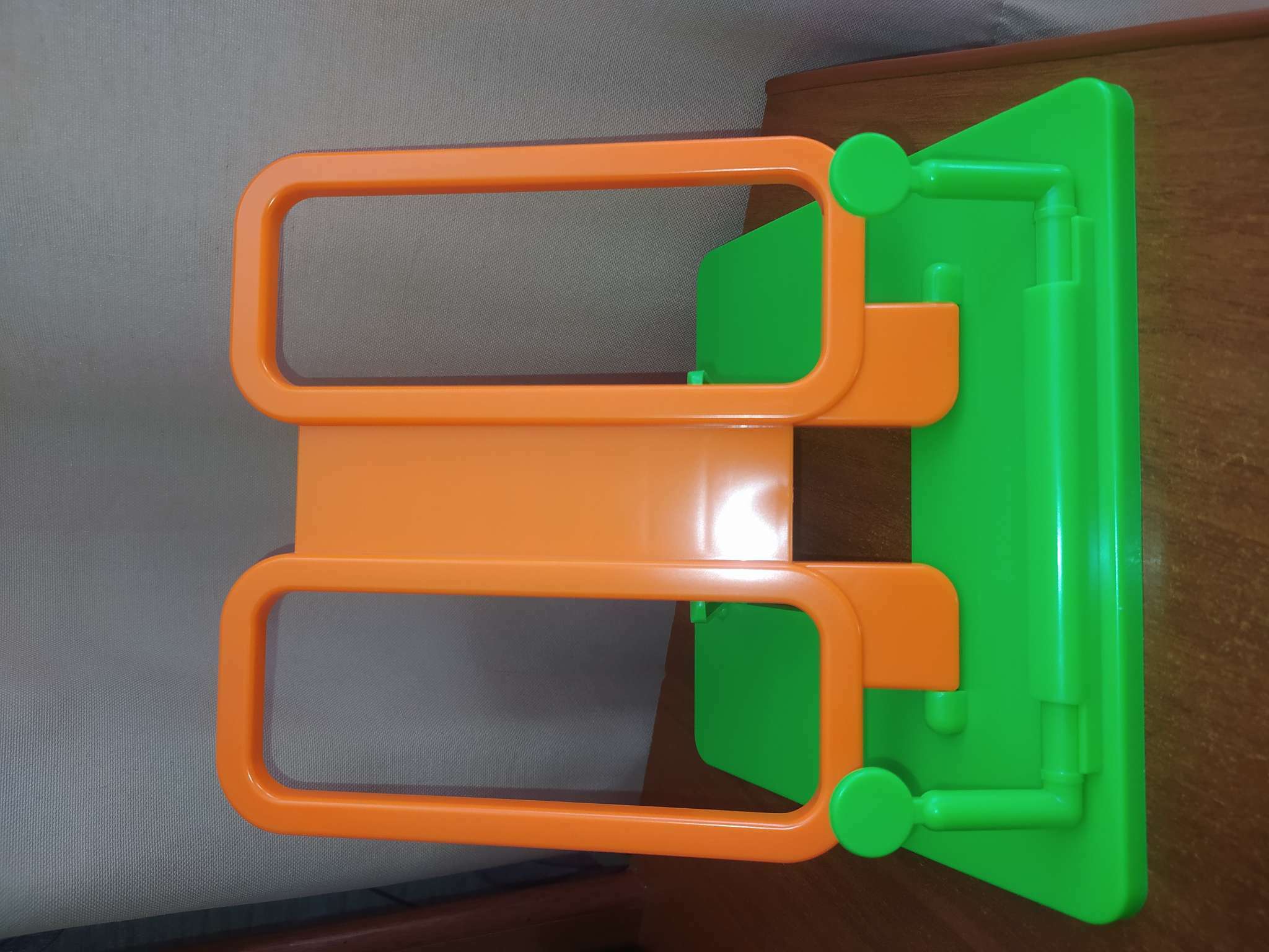 Фотография покупателя товара Подставка для книг с держателем ErichKrause Base, Neon Solid, пластиковая, зеленая с оранжевым - Фото 13
