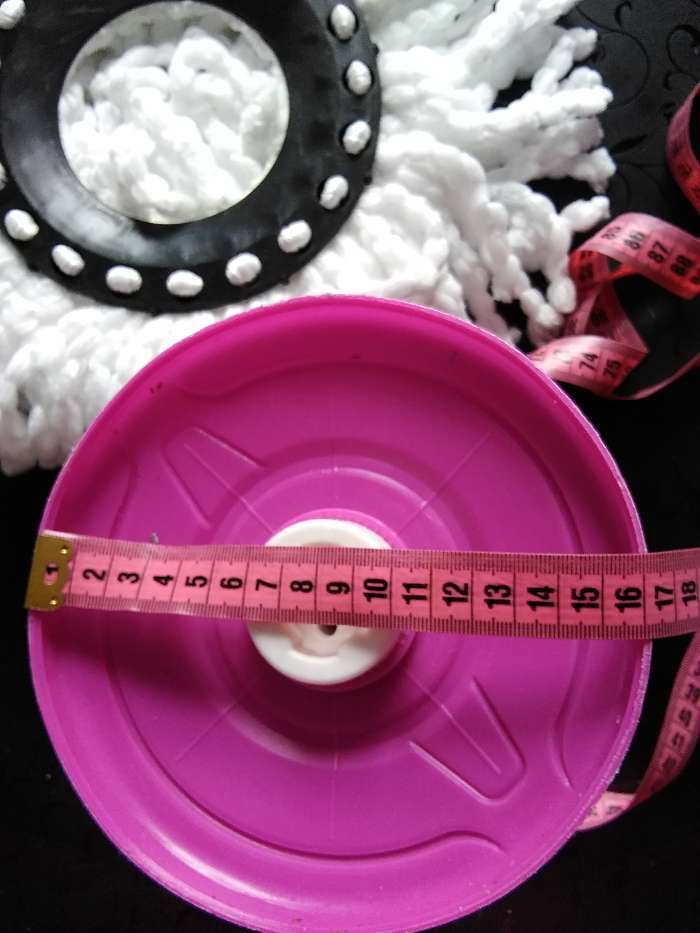 Фотография покупателя товара Насадка для швабры с отжимом-центрифугой Доляна, комплектующие к набору, длина нитей 10 см, микрофибра, 75 гр, цвет белый - Фото 3