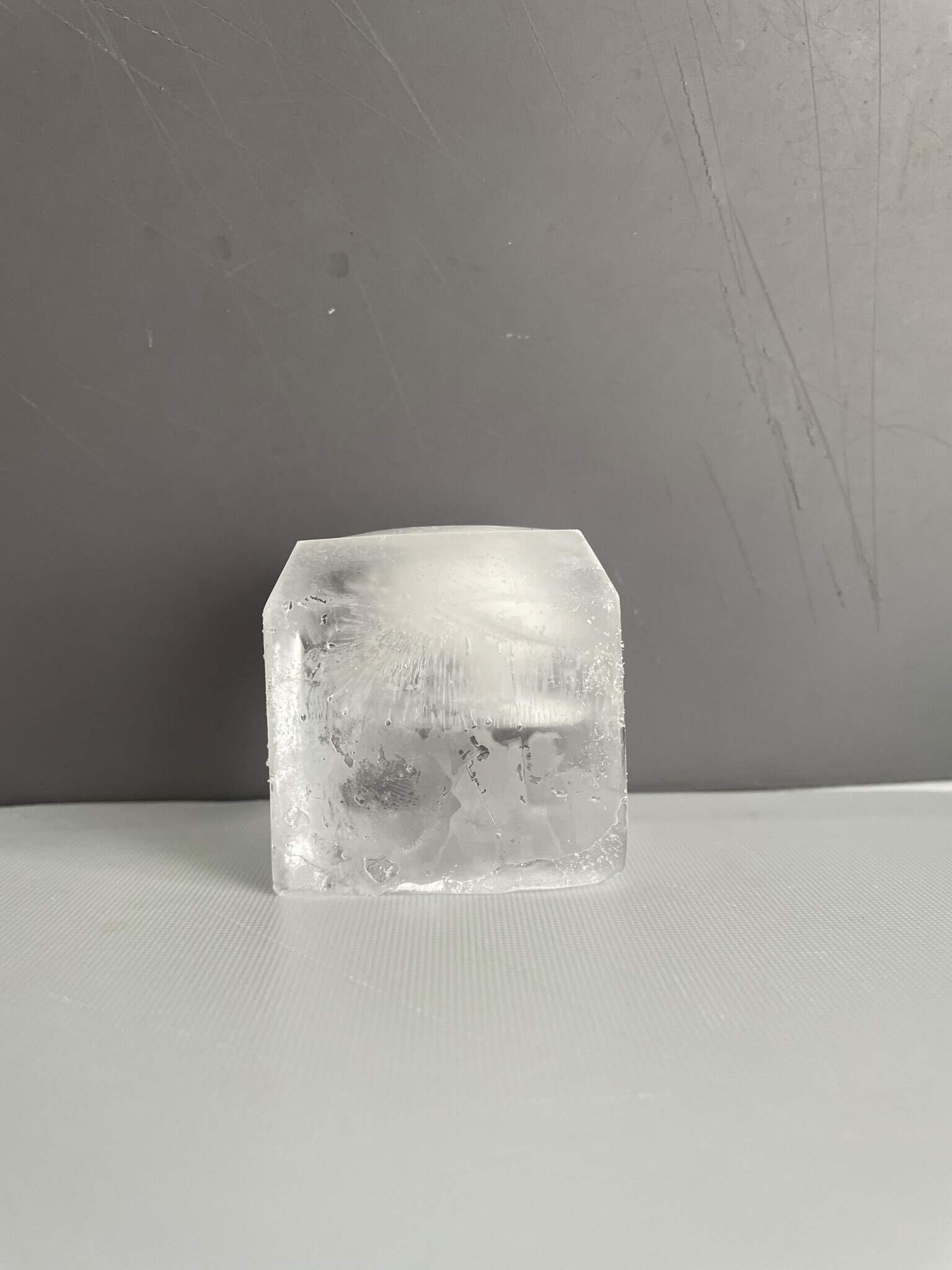 Фотография покупателя товара Форма для льда Доляна «Кубик», 16,5×11,5×5 см, 6 ячеек (5×5 см), цвет бирюзовый - Фото 5