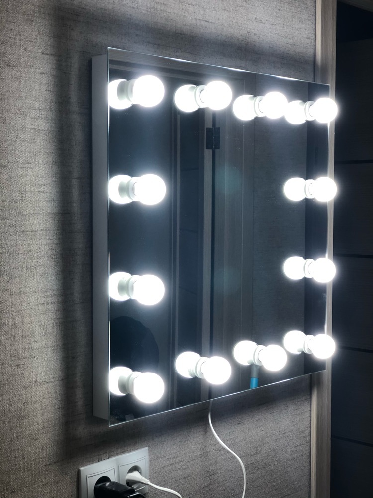 Фотография покупателя товара Зеркало, гримерное, настенное, 12 лампочек, 60×60 cм - Фото 14