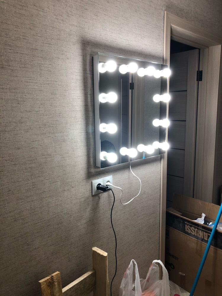 Фотография покупателя товара Зеркало, гримерное, настенное, 12 лампочек, 60×60 cм - Фото 13