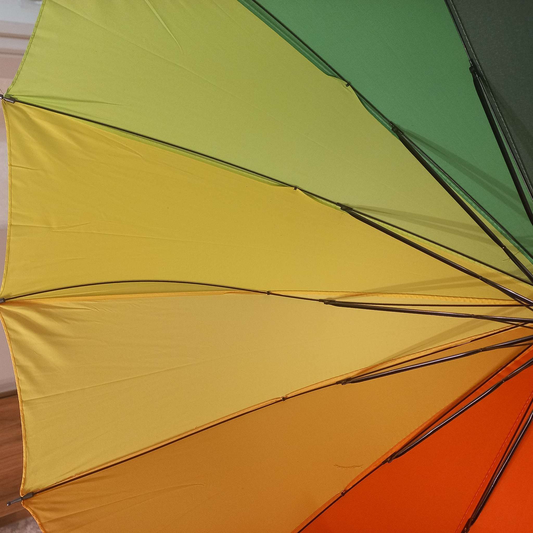 Фотография покупателя товара Зонт - трость полуавтоматический «Радуга», эпонж, 16 спиц, R = 48 см, разноцветный - Фото 1