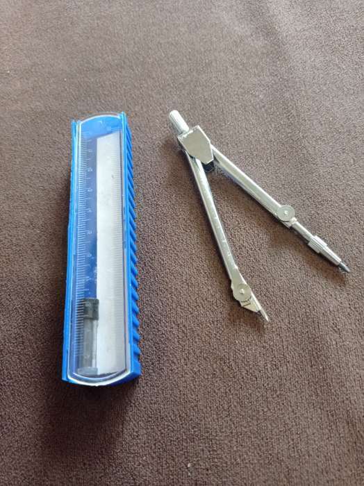 Фотография покупателя товара Циркуль металлический 110 мм, в пластиковом пенале, крышка - линейка, с грифелем, МИКС