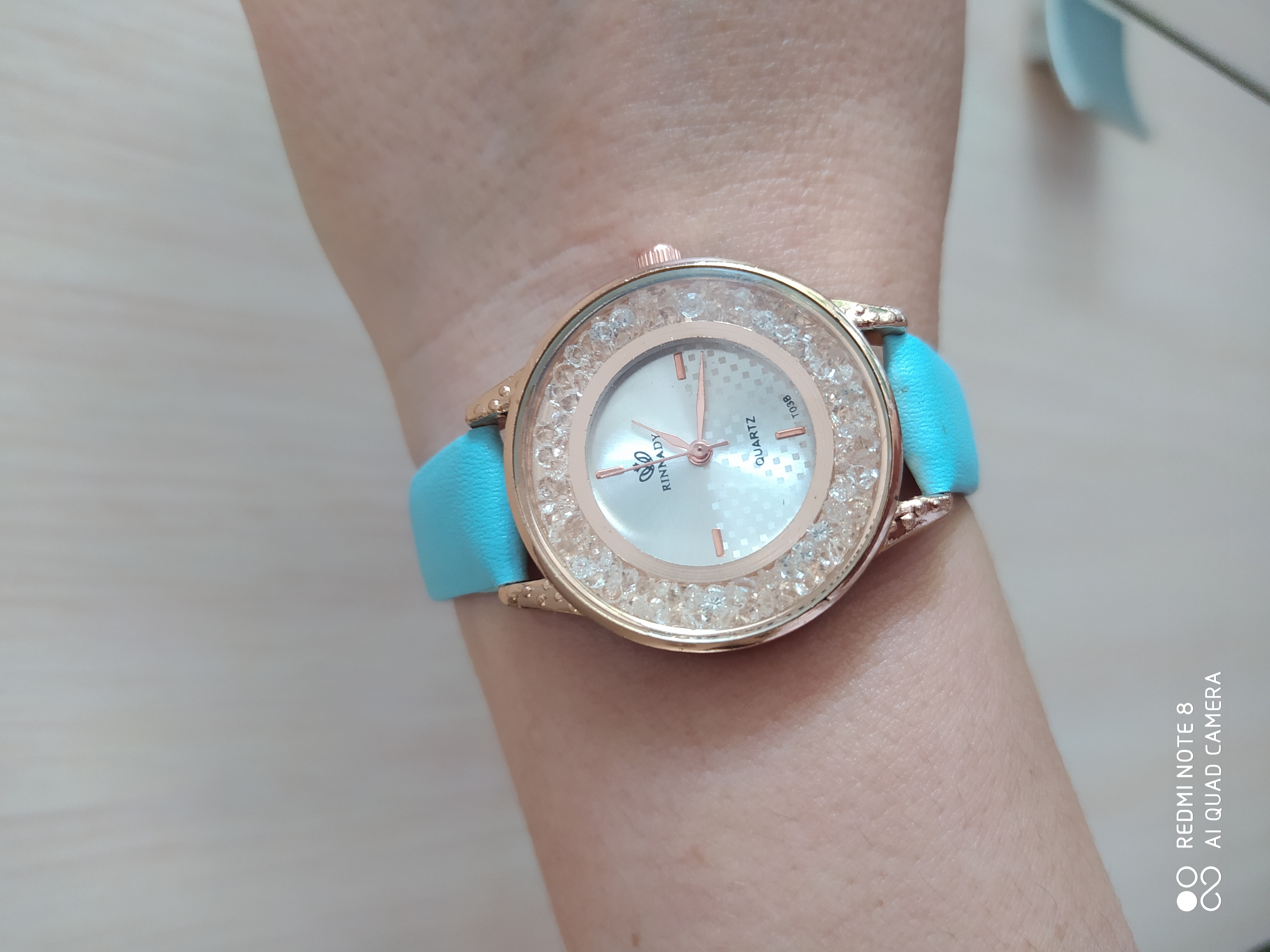 Фотография покупателя товара Часы наручные кварцевые женские "Фелиция", циферблат d-3.2 см,  золото