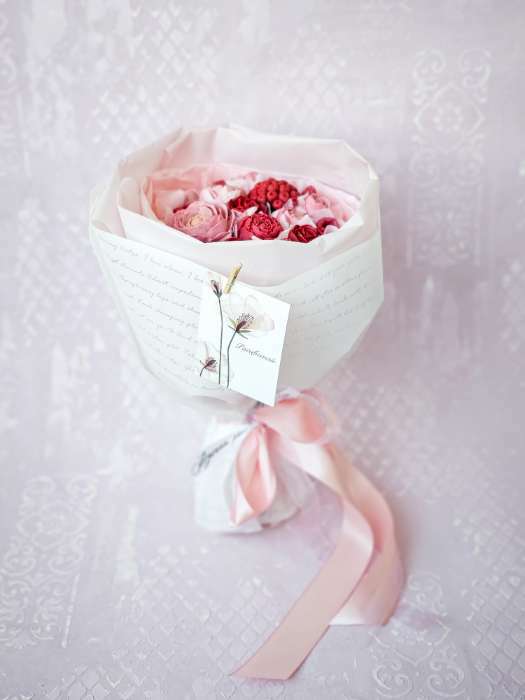Фотография покупателя товара Пленка для цветов "Послание", белая, 0,6 х 10 м - Фото 4