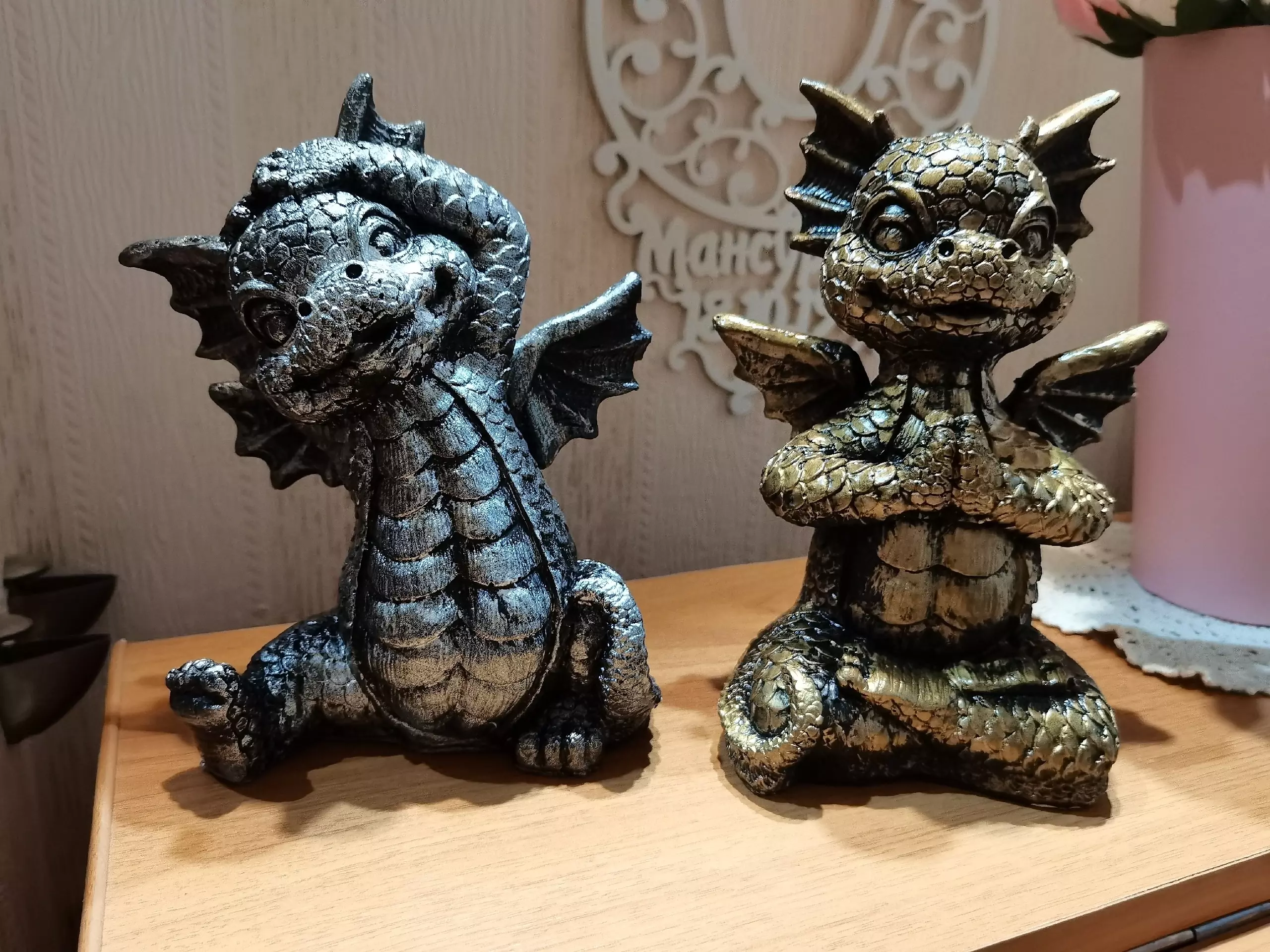 Фотография покупателя товара Фигура "Дракоша Йоган" серебро, 20х15х10см - Фото 4