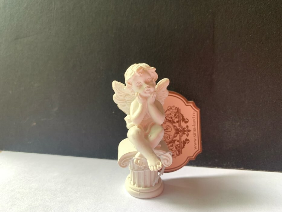 Фотография покупателя товара Сувенир полистоун "Белоснежный ангелочек на колонне" 5,5х2,4х2,6 см - Фото 1