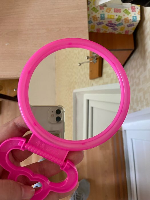 Фотография покупателя товара Зеркало настольное - подвесное «Круг», d зеркальной поверхности 9,5 см, цвет МИКС