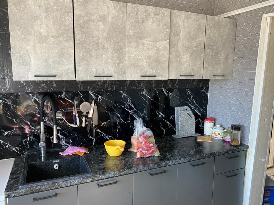 Фотография покупателя товара Кухонный гарнитур прямой для маленькой кухни Simple, без столешницы, 1000 мм, цвет белый/дуб золотой крафт - Фото 9