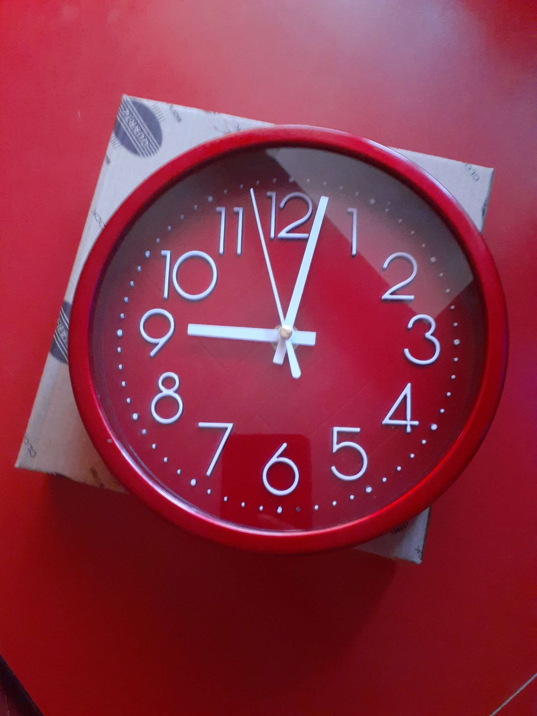 Фотография покупателя товара Часы настенные "Джойс", d-19 см, циферблат 17 см, дискретный ход - Фото 3