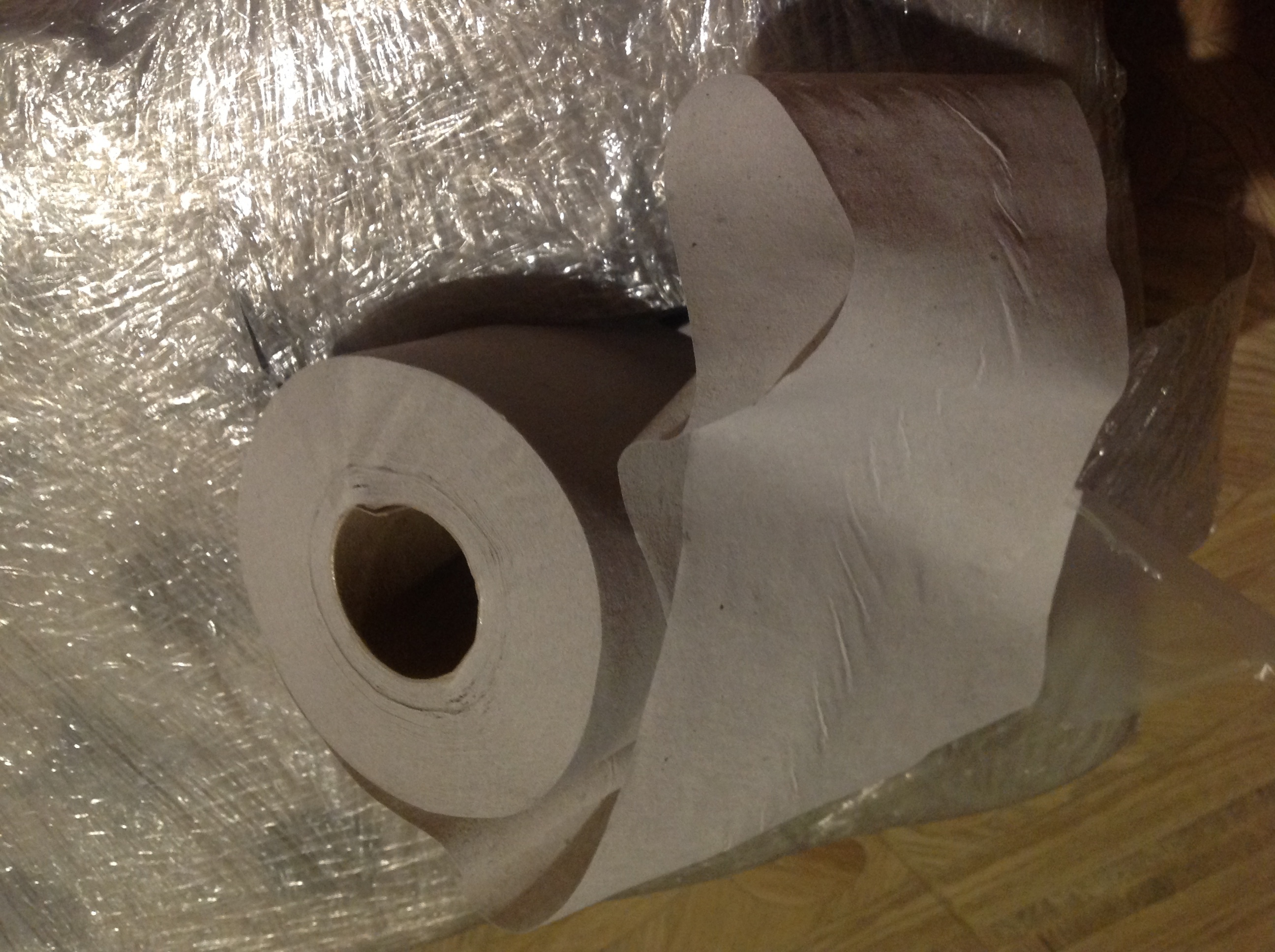 Фотография покупателя товара Туалетная бумага "Снежок", с втулкой, 1 слой, 40 метров - Фото 7