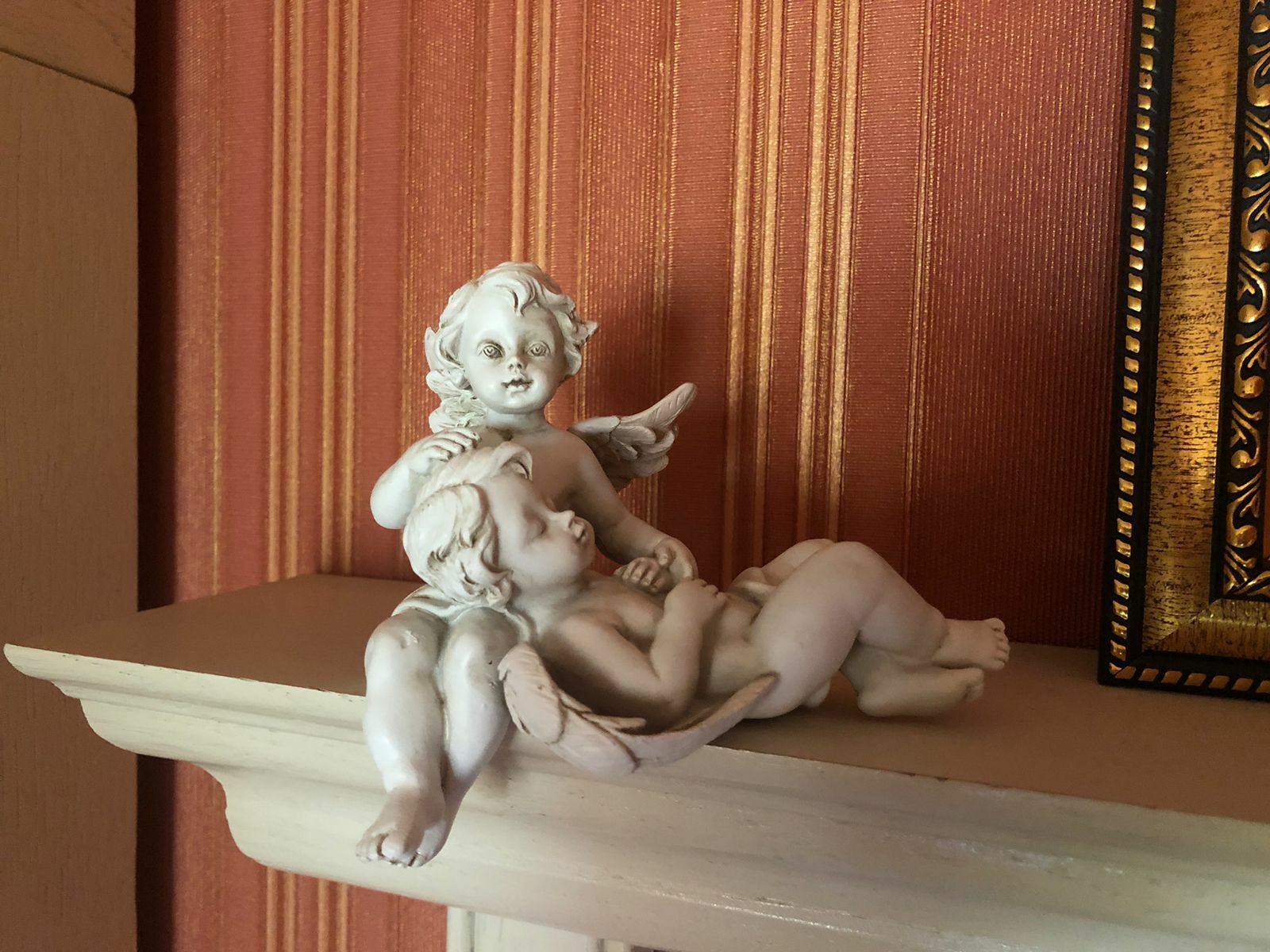 Фотография покупателя товара Фигурка настольная полистоун «Спящие ангелы», на полку, 11×6.5×11.5 см, МИКС - Фото 1