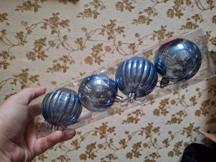 Фотография покупателя товара Набор шаров пластик d-5,5 см, 4 шт "Новогодние забавы" ёлочки полосы, голубой