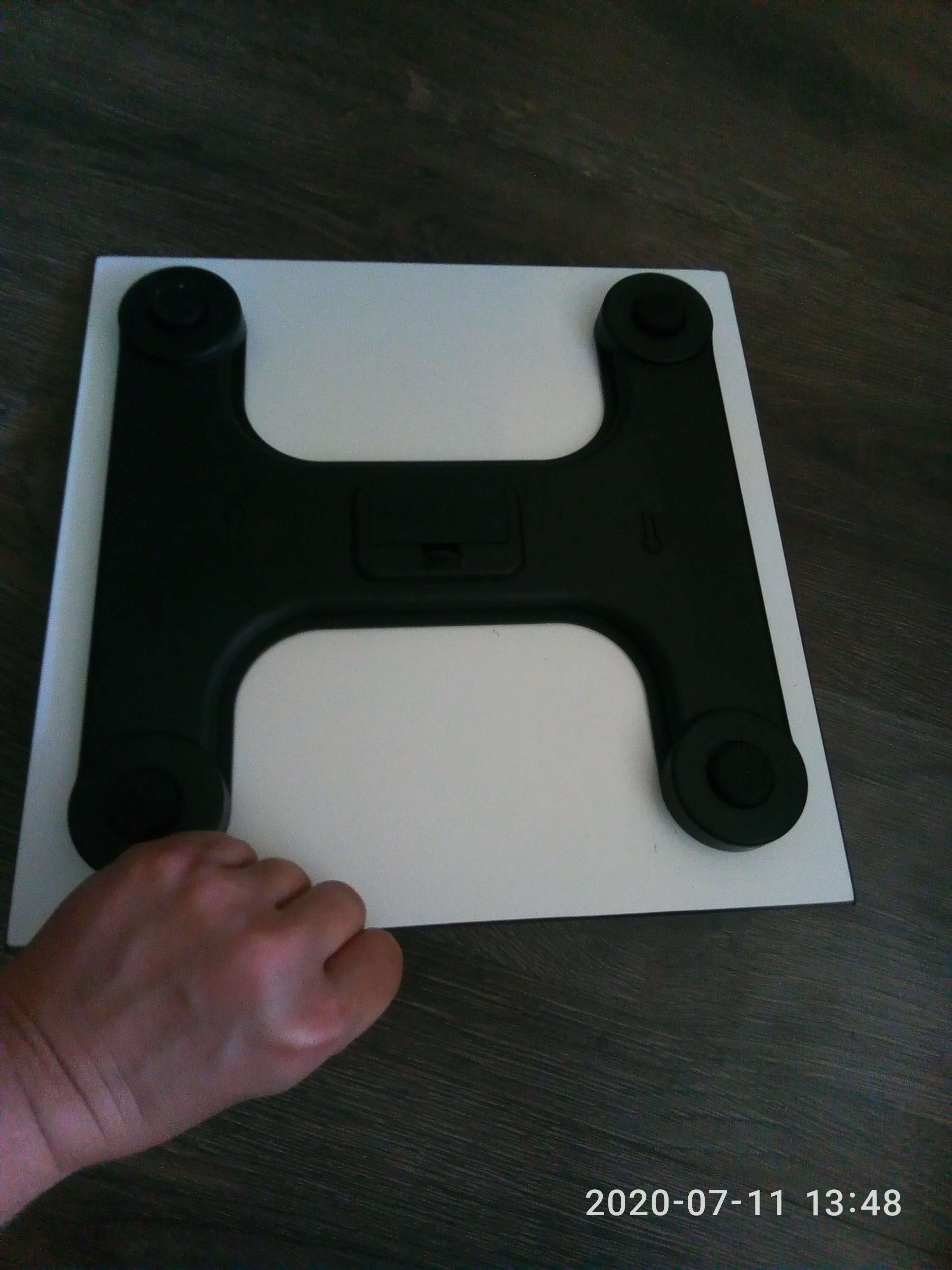 Фотография покупателя товара УЦЕНКА Весы напольные LuazON LVE-009, электронные, до 180 кг - Фото 3