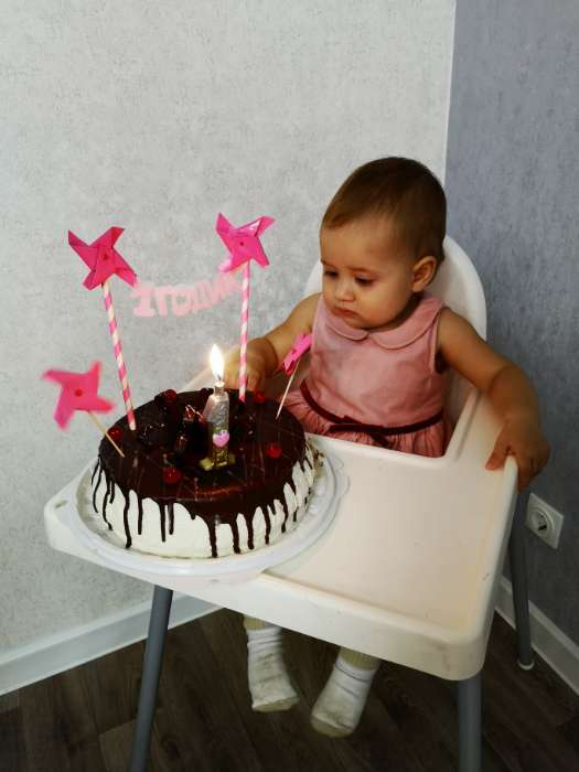 Фотография покупателя товара Украшение для торта «1 годик», малышка, набор: шпажки 2 шт., топпер-гирлянда - Фото 1