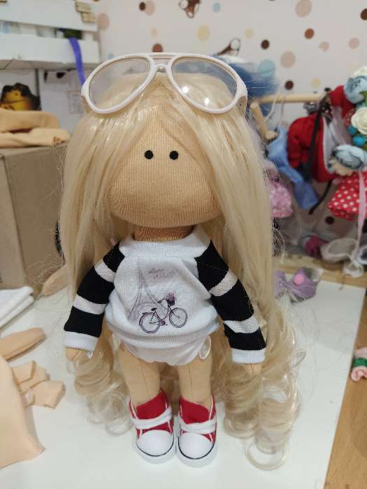 Фотография покупателя товара Очки для куклы «Авиаторы», набор 2 шт., с тёмными и прозрачными линзами, цвет оправы белый - Фото 2