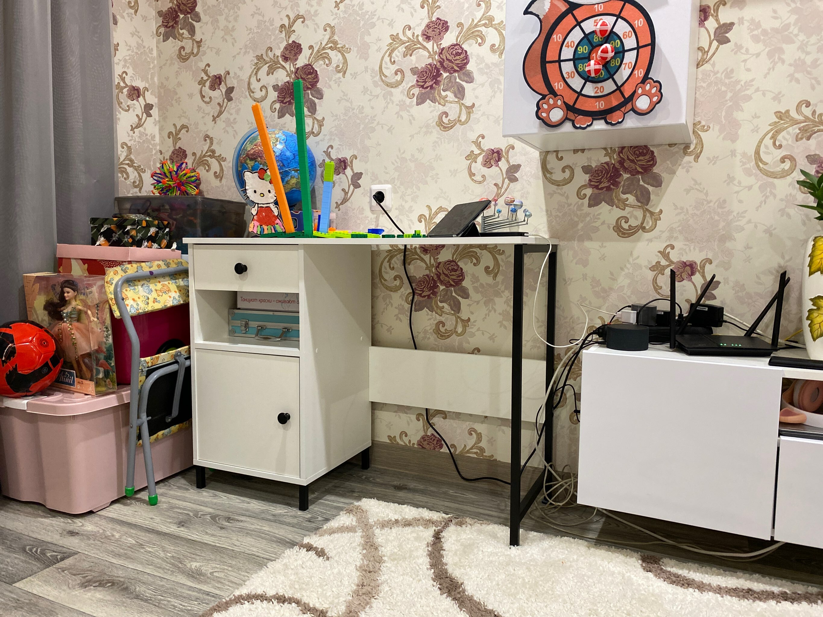 Фотография покупателя товара Письменный стол ЮНКЕР, 1000х420х750, Белый/Черный - Фото 1