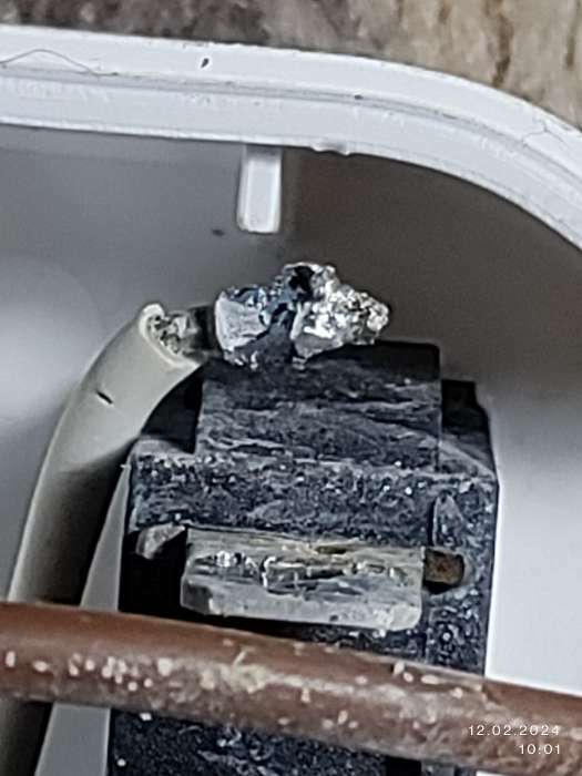 Фотография покупателя товара Удлинитель Luazon Lighting ECO, 3 розетки, 2.7 м, 16 А, 3500 Вт, ПВС 3×1 мм2, с заземлением, с выключателем, белый - Фото 2