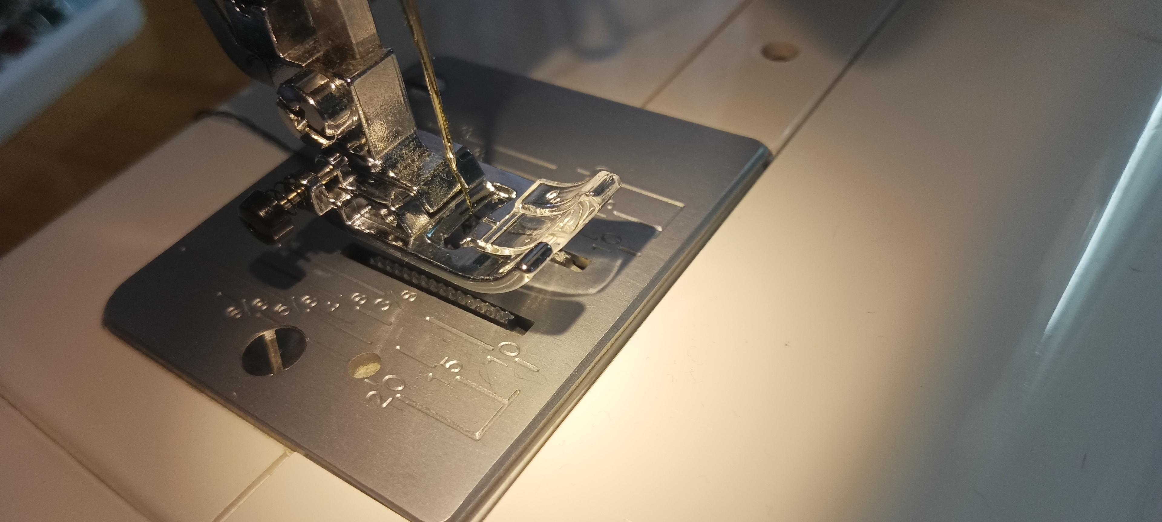 Фотография покупателя товара Лапка для швейных машин «Зигзаг», 7 мм, 3,5 × 2,4 × 1 см - Фото 3
