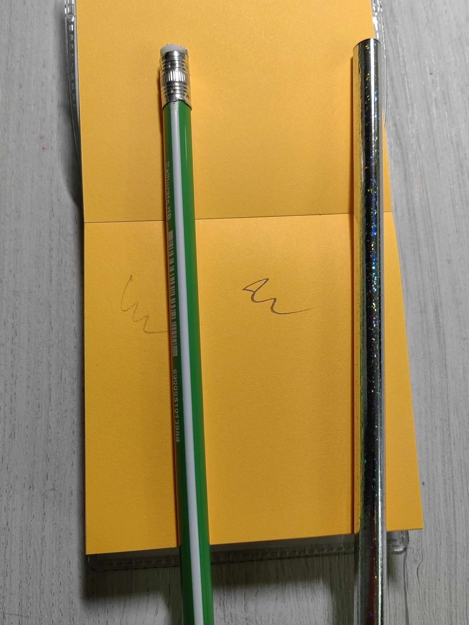Фотография покупателя товара Карандаш чернографитный (простой) НB, Calligrata, заточенный, пластик, трехгранный с полоской, с резинкой, микс