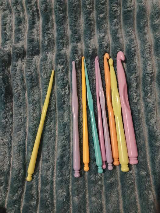 Фотография покупателя товара Набор крючков для вязания, d = 2,5-10 мм, 15 см, 9 шт, цвет разноцветный - Фото 7