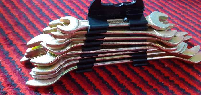 Фотография покупателя товара Набор ключей рожковых в холдере ТУНДРА, желтый цинк, 8 - 22 мм, 8 шт.
