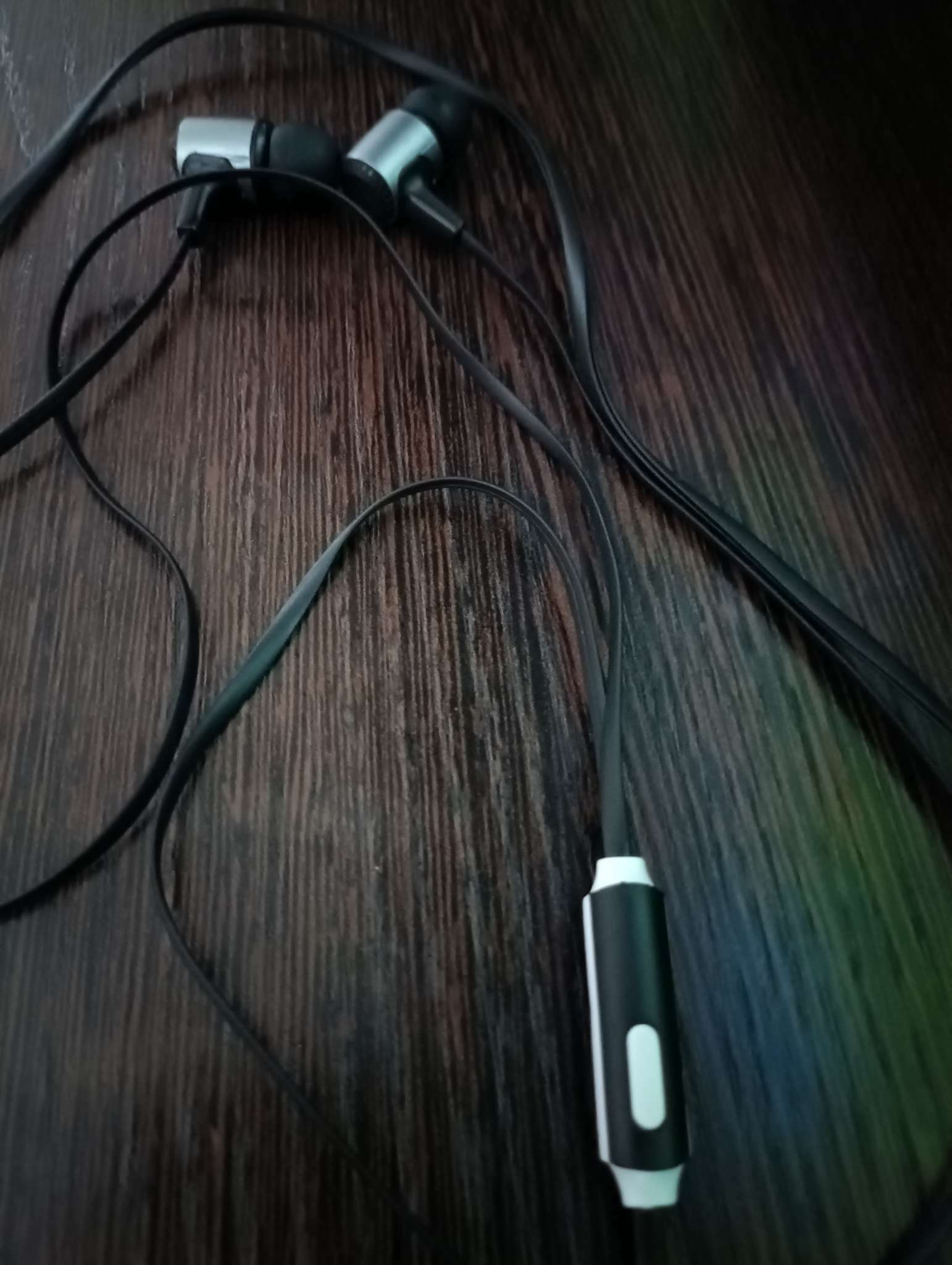 Фотография покупателя товара Наушники LuazON W-03, вакуумные, микрофон, плоский провод, черный - Фото 1