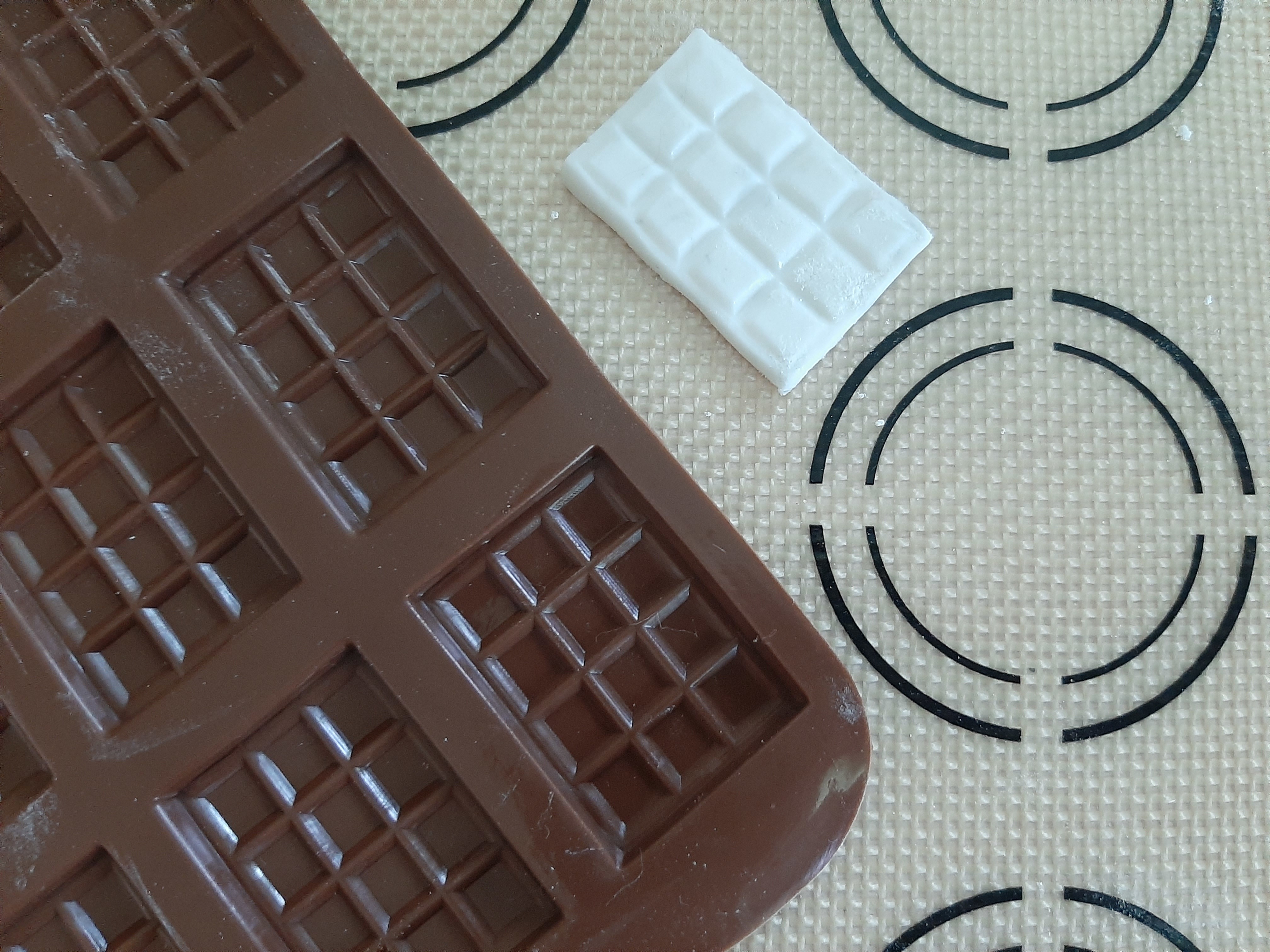 Фотография покупателя товара Форма для шоколада Доляна «Плитка», силикон, 21×11 см, 12 ячеек (2,7×3,9 см), цвет коричневый - Фото 65