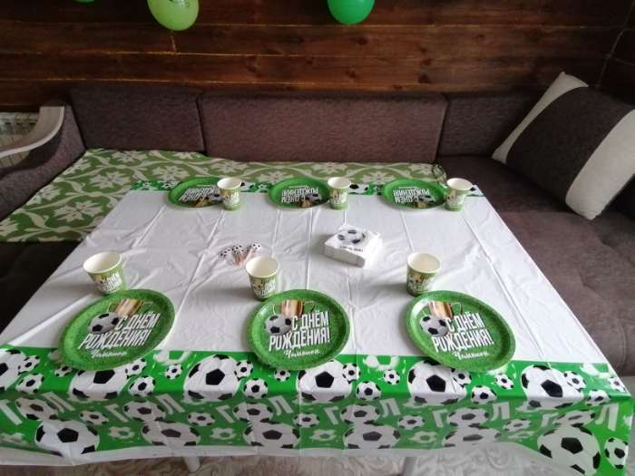 Фотография покупателя товара Тарелка бумажная «С днём рождения», футбол, грёзы, 23 см, набор 6 шт., цвет зелёный - Фото 1
